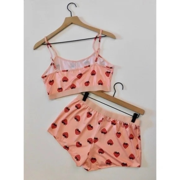 NEW!! STRAWBERRY Print Red Pink Cropped Loungewear Two Piece Set X-Large - Picture 7 of 12